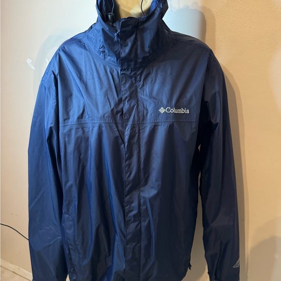 Columbia waterproof windbreaker size large - Picture 3 of 4